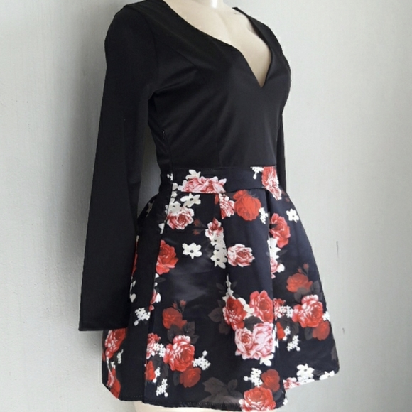 Beautiful black 🖤& ♥️ red cocktail dress! - Picture 2 of 5